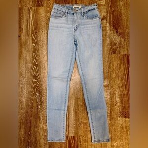 LEVI’s 721 High Rise Skinny light wash